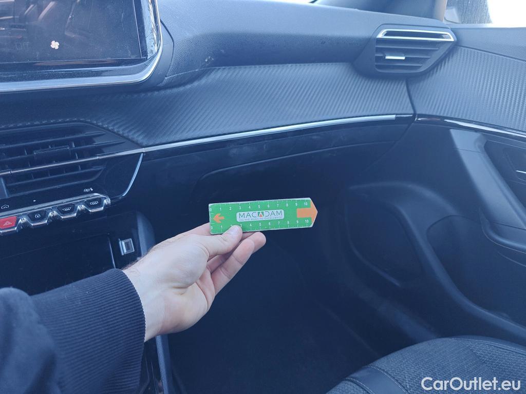  Peugeot  2008 PEUGEOT  / 2023 / 5P / todoterreno Style Gasolina 100 S&S 6 Vel. MAN(SP) #13