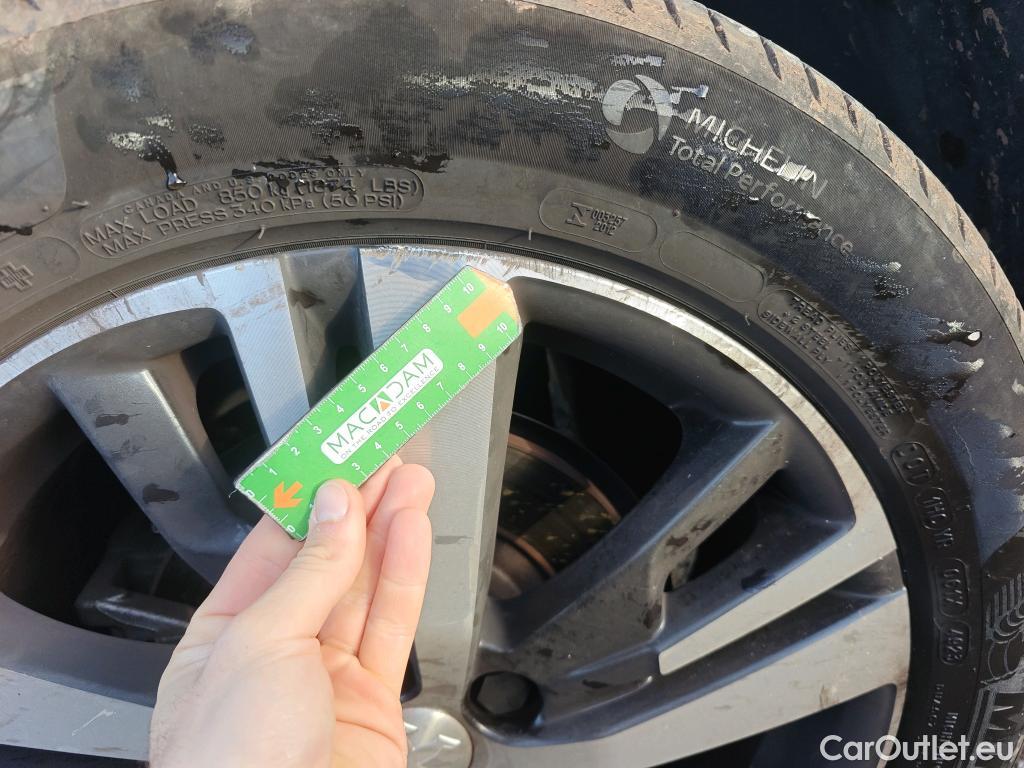  Peugeot  5008 PEUGEOT  / 2017 / 5P / todoterreno Allure 1.5L BlueHDi 96kW (130CV) S&S #33