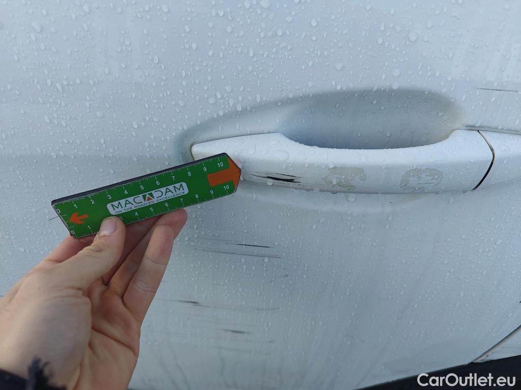  Peugeot  5008 PEUGEOT  / 2017 / 5P / todoterreno Allure 1.5L BlueHDi 96kW (130CV) S&S #92