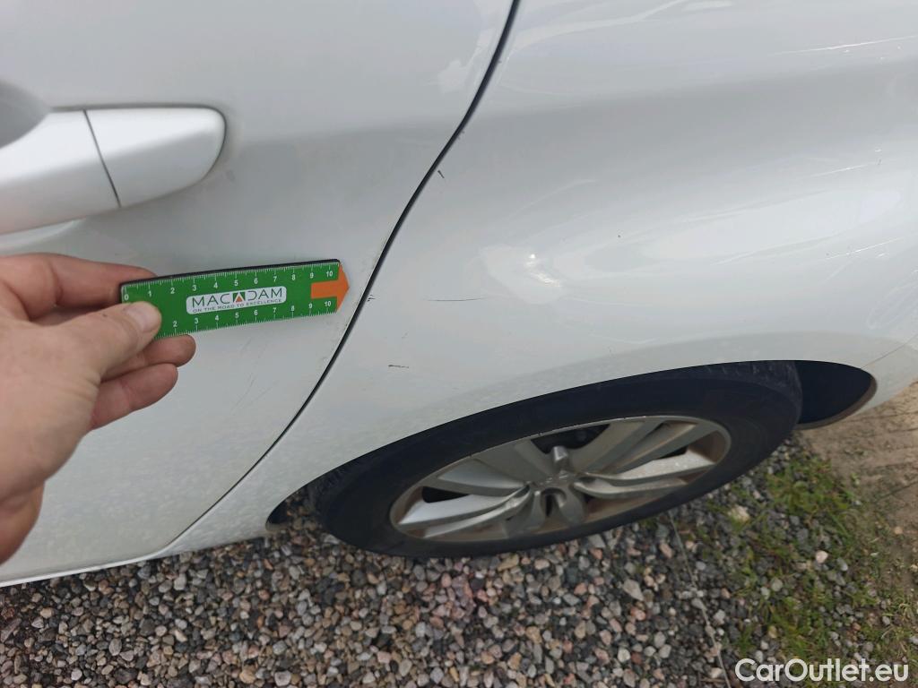  Peugeot  308 PEUGEOT  / 2017 / 5P / berlina con portón 5p Active Pack BlueHDi 130 S&S #30