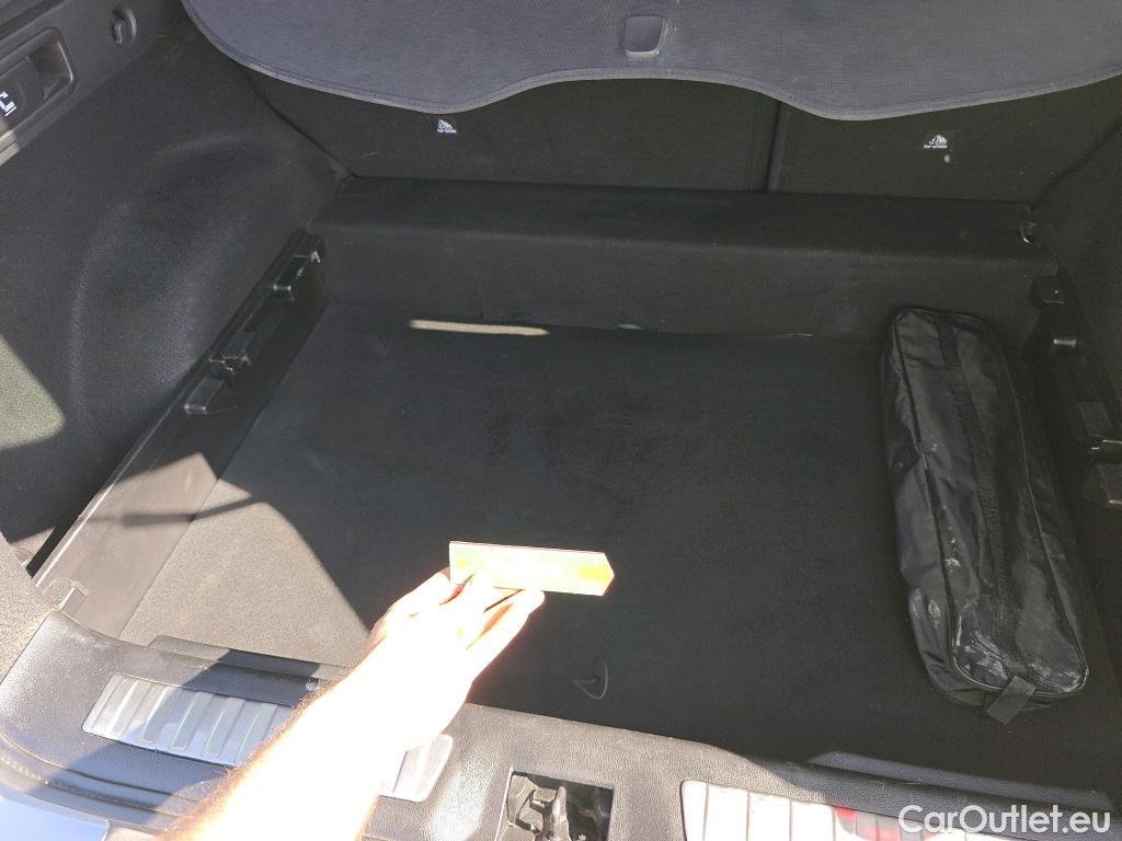  Renault  Kadjar RENAULT  / 2019 / 5P / crossover Zen GPF TCe 103kW (140CV) EDC #9