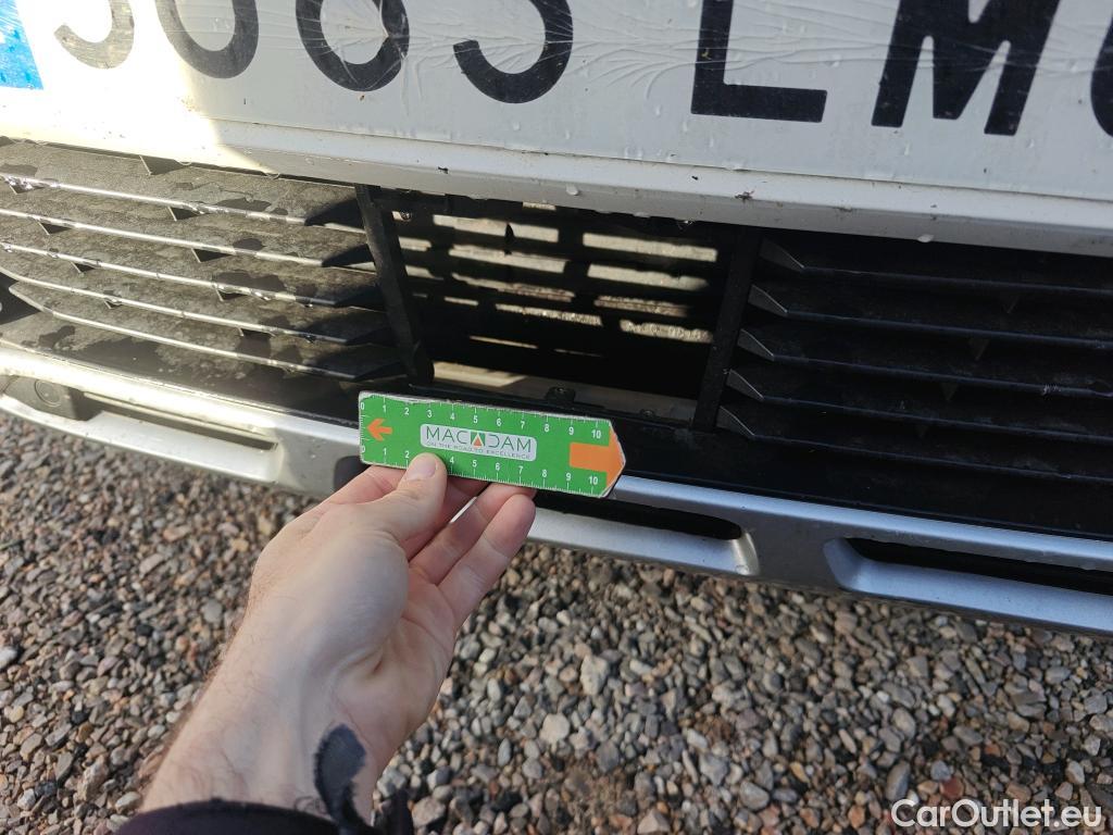  Peugeot  5008 PEUGEOT  / 2017 / 5P / todoterreno Allure 1.5L BlueHDi 96kW (130CV) S&S #46