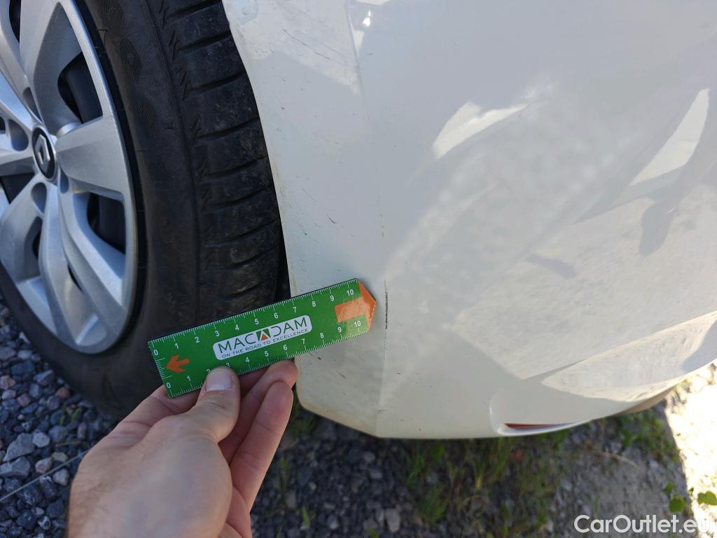  Renault  Clio RENAULT  / 2019 / 5P / berlina con portón Business Blue dCi 74kW (100CV) #44