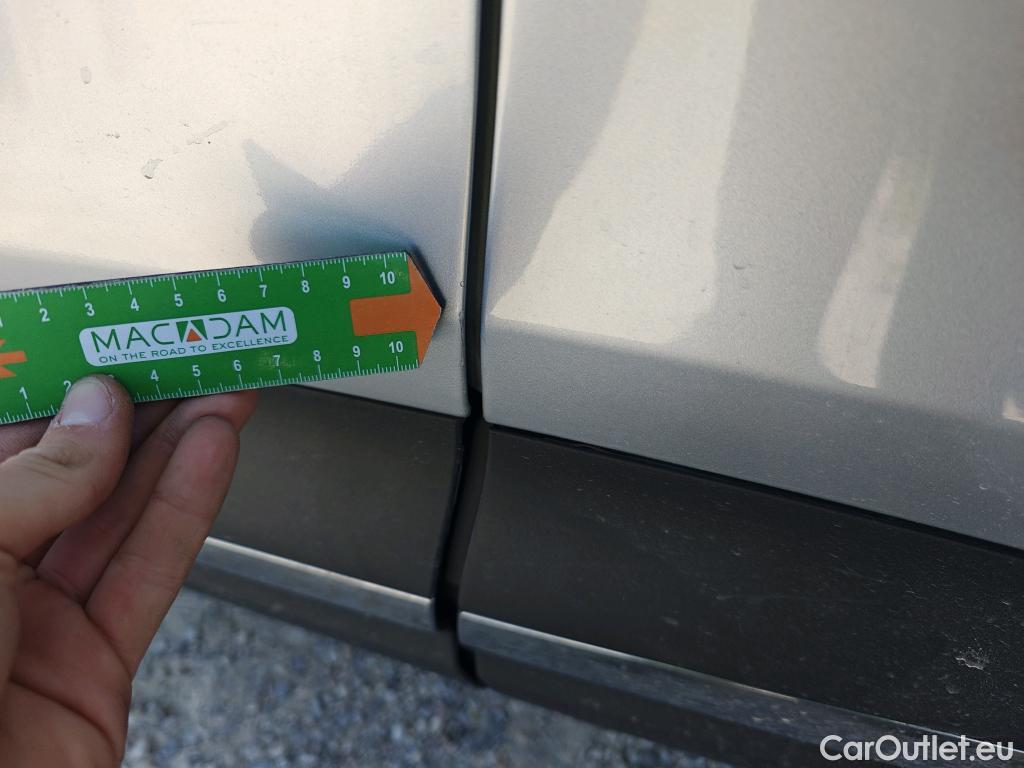  Renault  Kadjar RENAULT  / 2019 / 5P / crossover Zen GPF TCe 103kW (140CV) EDC #44