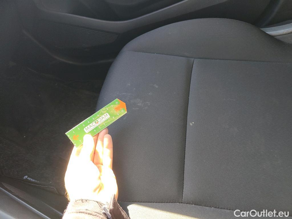  Renault  Clio RENAULT  / 2019 / 5P / berlina con portón Business Blue dCi 74kW (100CV) #71