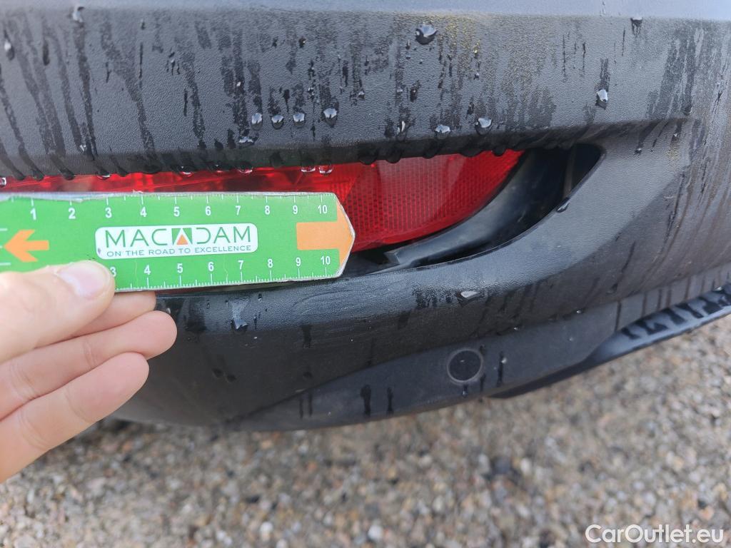  Peugeot  5008 PEUGEOT  / 2017 / 5P / todoterreno Allure 1.5L BlueHDi 96kW (130CV) S&S #26