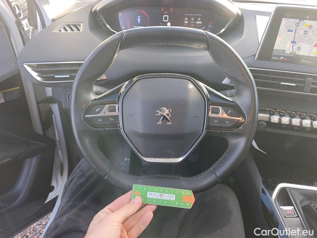  Peugeot  5008 PEUGEOT  / 2017 / 5P / todoterreno Allure 1.5L BlueHDi 96kW (130CV) S&S #69