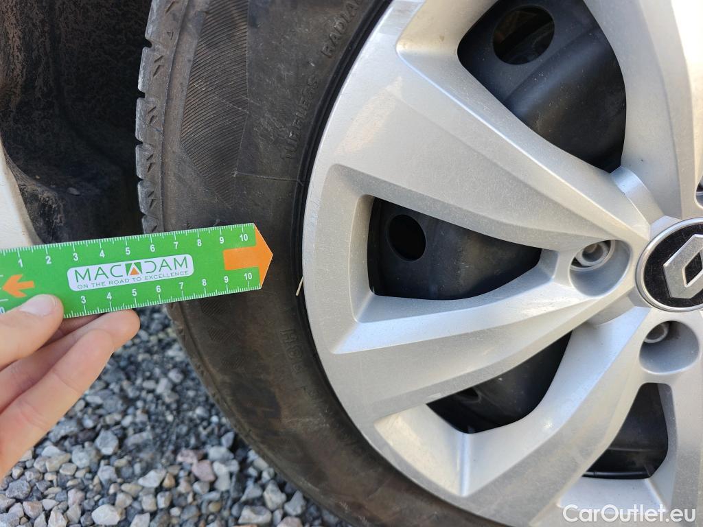  Renault  Clio RENAULT  / 2019 / 5P / berlina con portón Business Blue dCi 74kW (100CV) #60