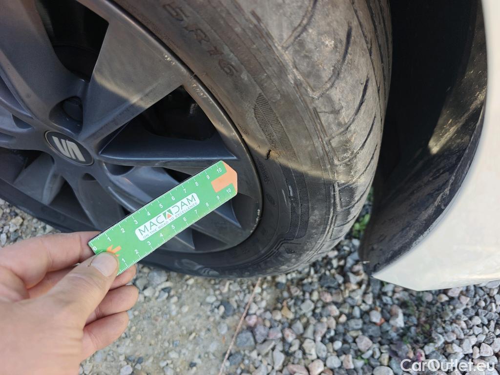  Seat  Leon SEAT León / 2016 / 5P / berlina con portón 1.6 TDI 85kW S&S Style Visio Ed Nav (AC) #6