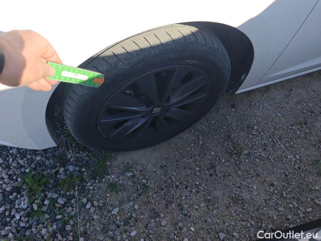  Seat  Leon SEAT León / 2016 / 5P / berlina con portón 1.6 TDI 85kW S&S Style Visio Ed Nav (AC) #1