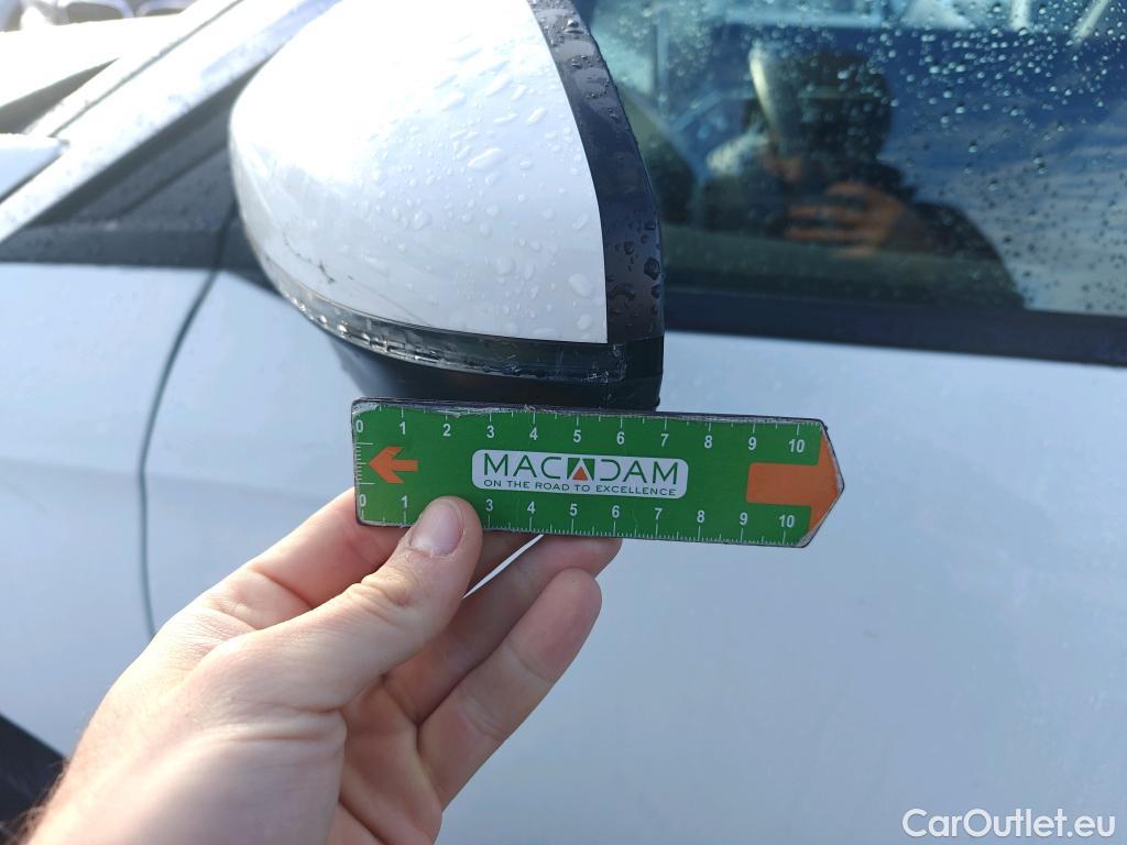  Peugeot  5008 PEUGEOT  / 2017 / 5P / todoterreno Allure 1.5L BlueHDi 96kW (130CV) S&S #41