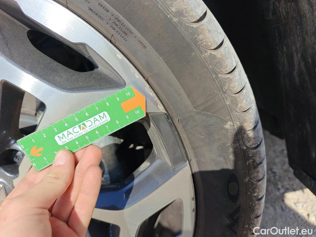  Renault  Kadjar RENAULT  / 2019 / 5P / crossover Zen GPF TCe 103kW (140CV) EDC #39