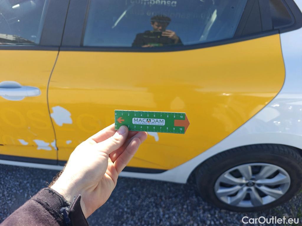  Renault  Clio RENAULT  / 2019 / 5P / berlina con portón Business Blue dCi 74kW (100CV) #1