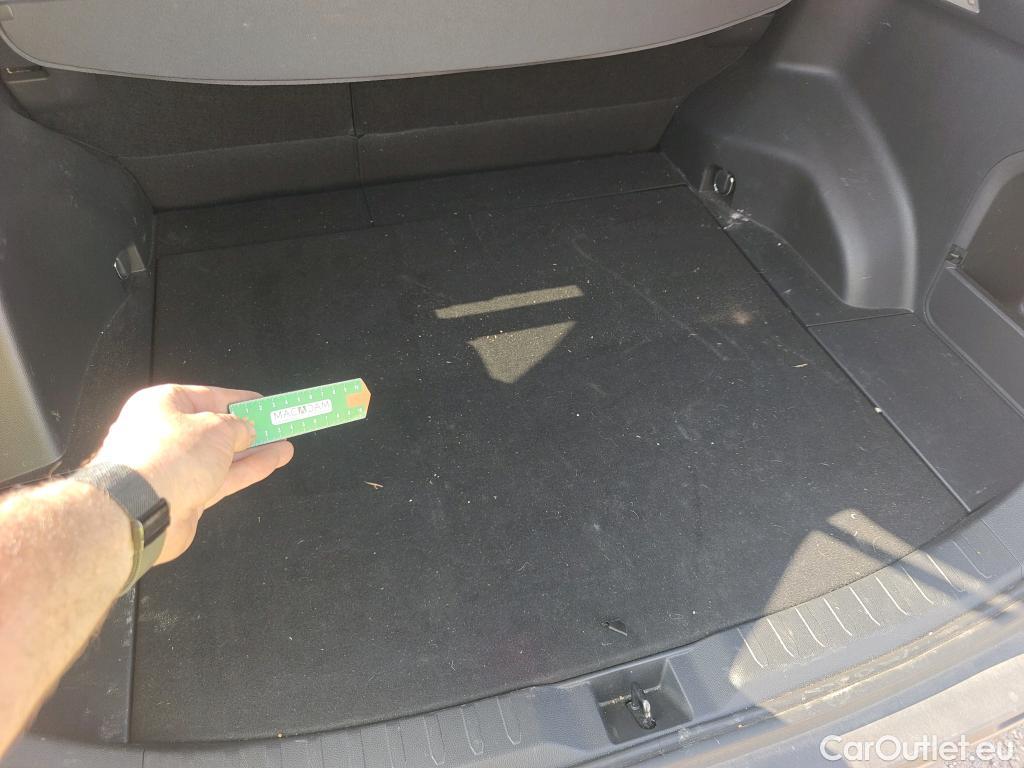  Toyota  RAV4 TOYOTA  / 2018 / 5P / todoterreno 2.5l 220H Advance #4