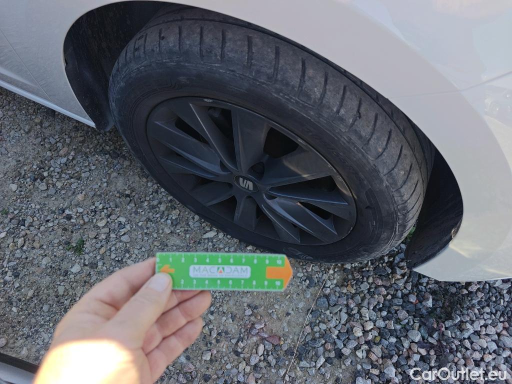  Seat  Leon SEAT León / 2016 / 5P / berlina con portón 1.6 TDI 85kW S&S Style Visio Ed Nav (AC) #3