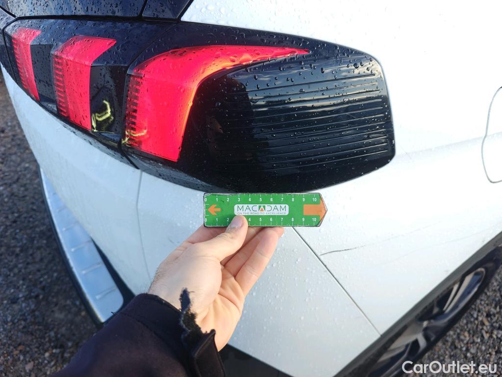  Peugeot  5008 PEUGEOT  / 2017 / 5P / todoterreno Allure 1.5L BlueHDi 96kW (130CV) S&S #95