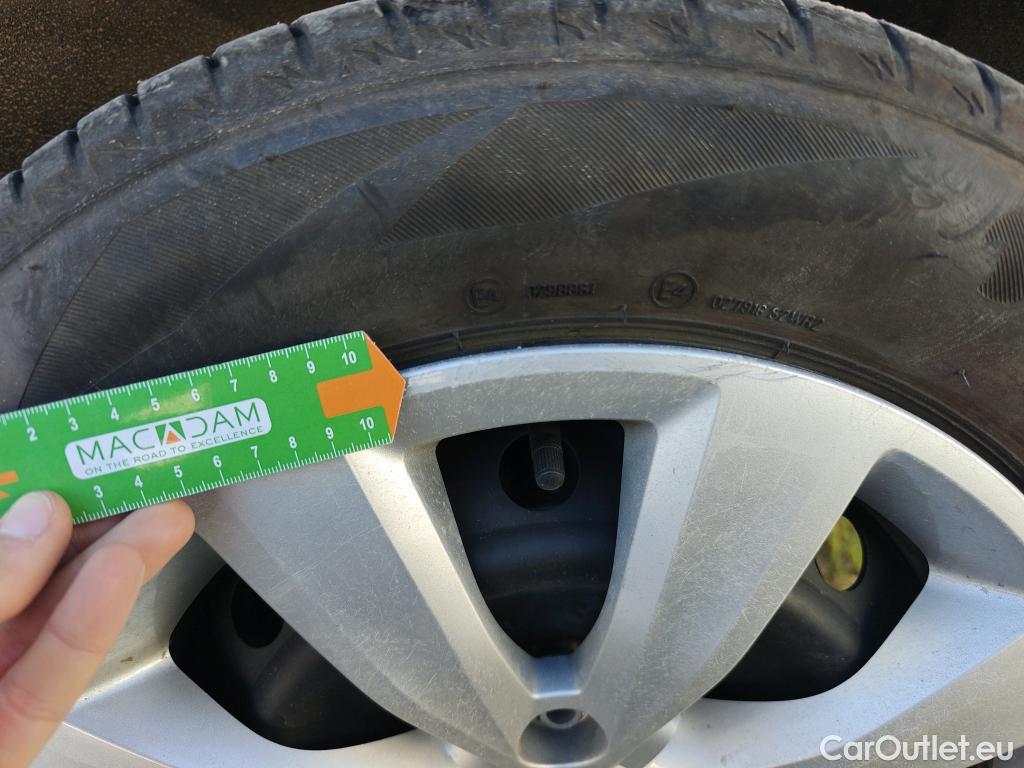  Renault  Clio RENAULT  / 2019 / 5P / berlina con portón Business Blue dCi 74kW (100CV) #59