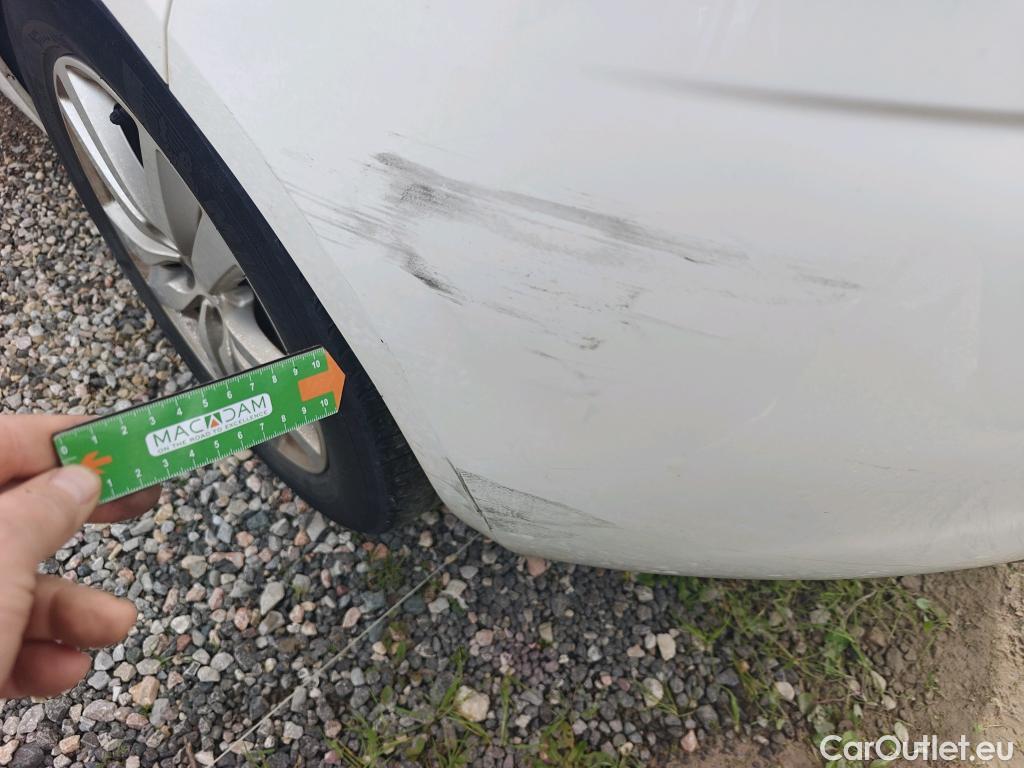  Peugeot  308 PEUGEOT  / 2017 / 5P / berlina con portón 5p Active Pack BlueHDi 130 S&S #22