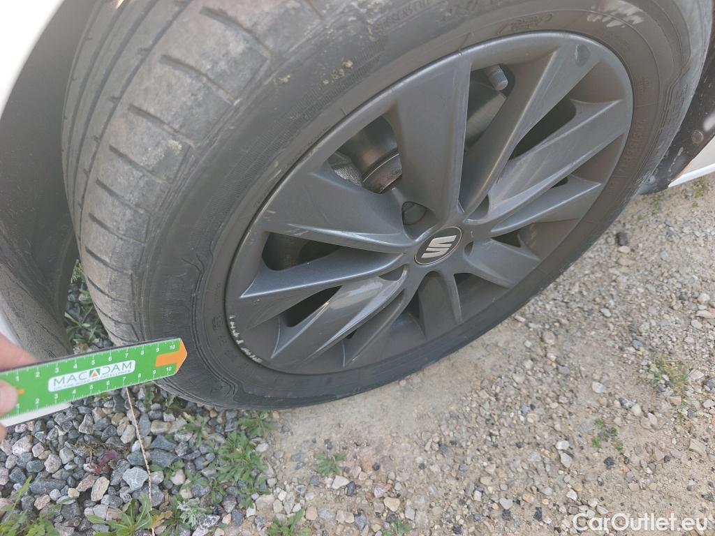  Seat  Leon SEAT León / 2016 / 5P / berlina con portón 1.6 TDI 85kW S&S Style Visio Ed Nav (AC) #2