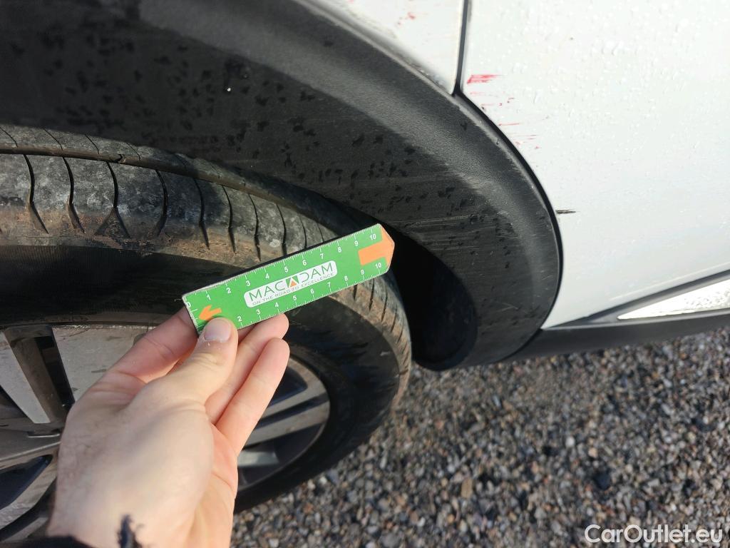  Peugeot  5008 PEUGEOT  / 2017 / 5P / todoterreno Allure 1.5L BlueHDi 96kW (130CV) S&S #94