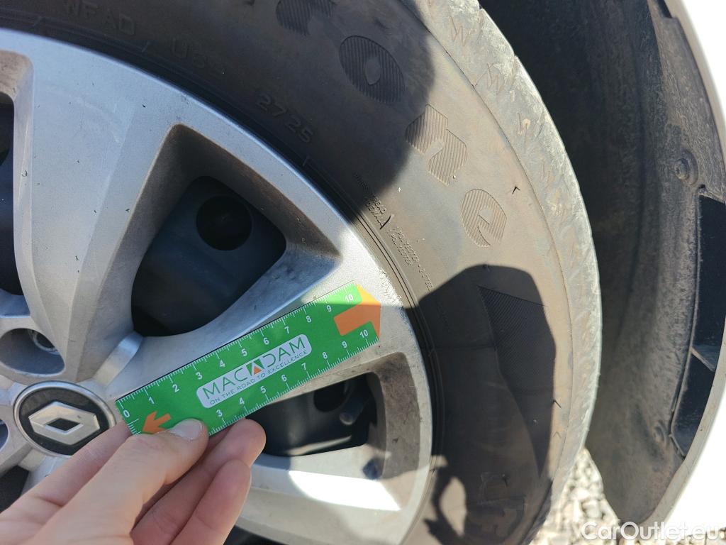  Renault  Clio RENAULT  / 2019 / 5P / berlina con portón Business Blue dCi 74kW (100CV) #64