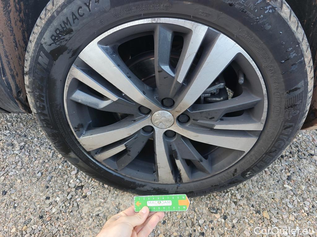  Peugeot  5008 PEUGEOT  / 2017 / 5P / todoterreno Allure 1.5L BlueHDi 96kW (130CV) S&S #29