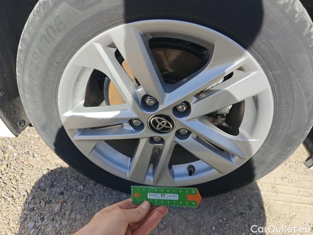  Toyota  Corolla TOYOTA  / 2019 / 5P / familiar 1.8 125H ACTIVE TECH E-CVT TOU SPORT #20