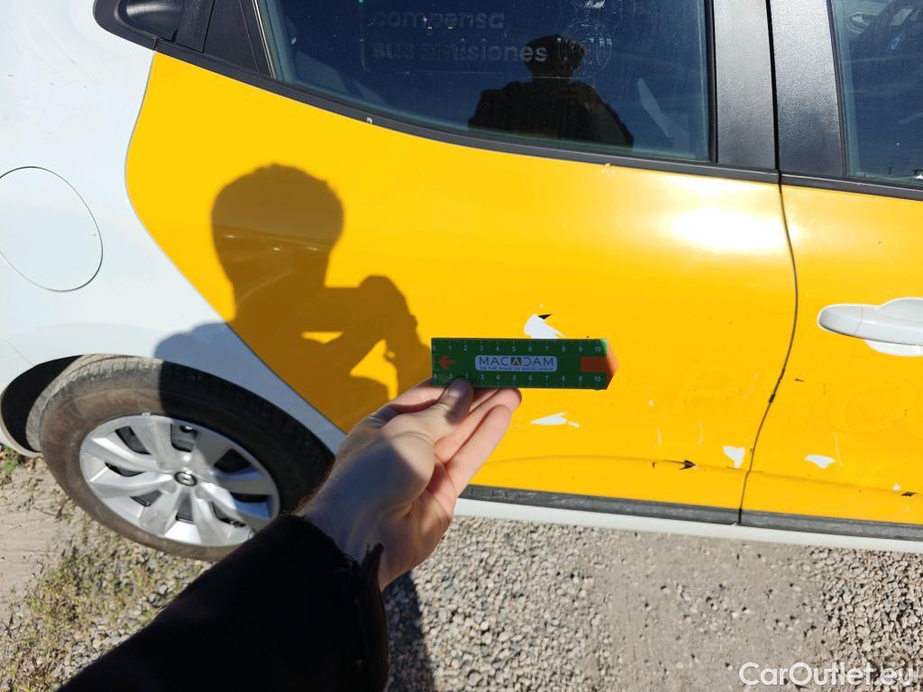  Renault  Clio RENAULT  / 2019 / 5P / berlina con portón Business Blue dCi 74kW (100CV) #34