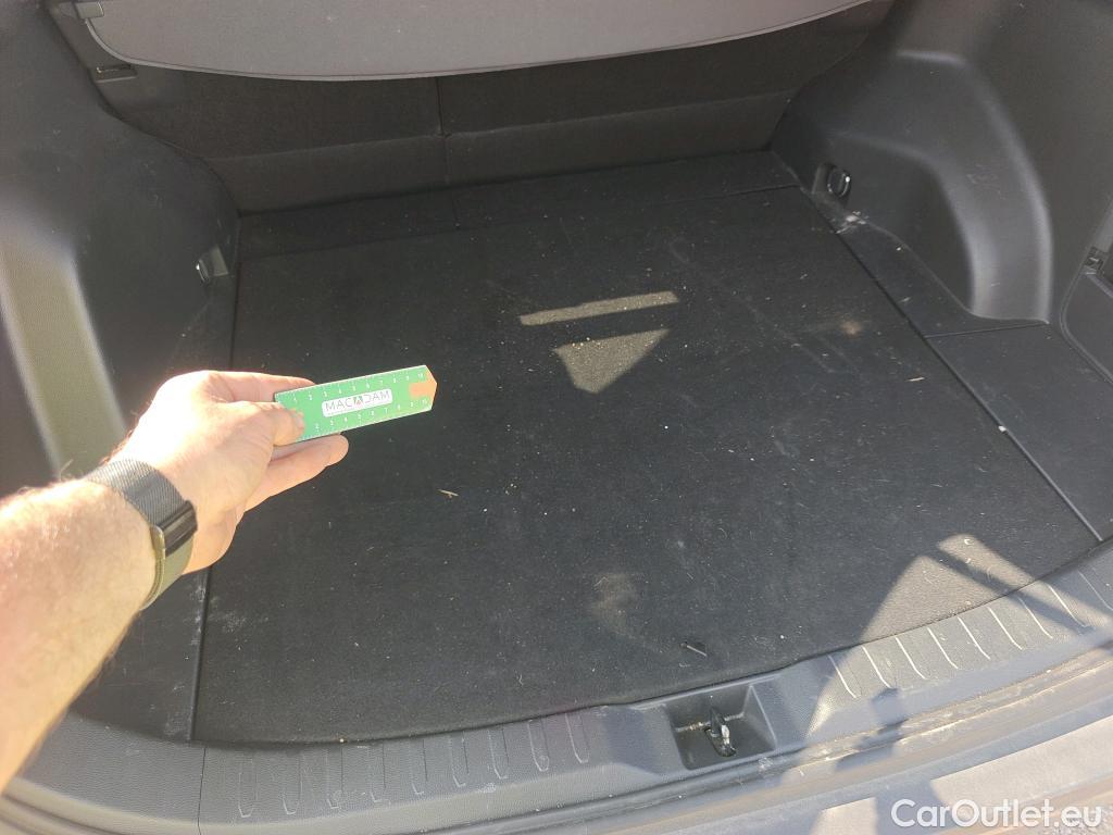  Toyota  RAV4 TOYOTA  / 2018 / 5P / todoterreno 2.5l 220H Advance #5