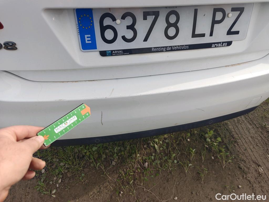  Peugeot  308 PEUGEOT  / 2017 / 5P / berlina con portón 5p Active Pack BlueHDi 130 S&S #23