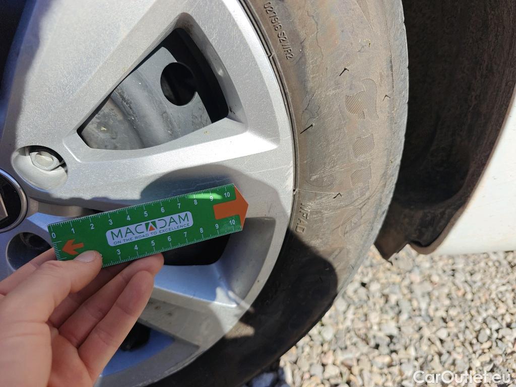  Renault  Clio RENAULT  / 2019 / 5P / berlina con portón Business Blue dCi 74kW (100CV) #57