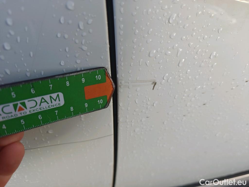  Peugeot  5008 PEUGEOT  / 2017 / 5P / todoterreno Allure 1.5L BlueHDi 96kW (130CV) S&S #51