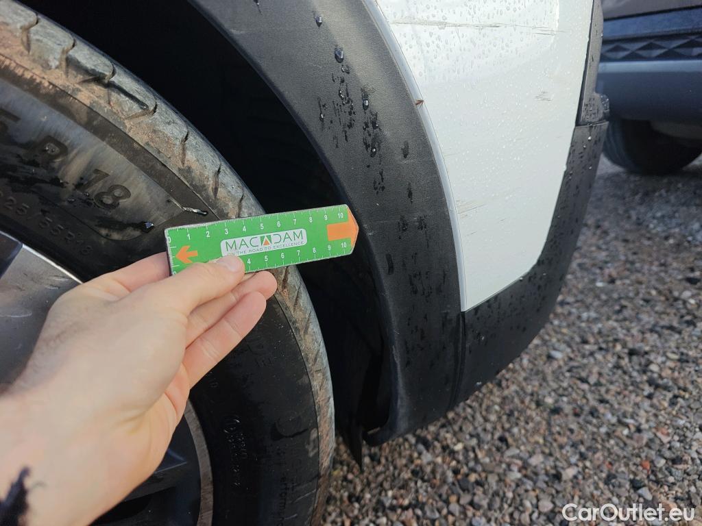  Peugeot  5008 PEUGEOT  / 2017 / 5P / todoterreno Allure 1.5L BlueHDi 96kW (130CV) S&S #90