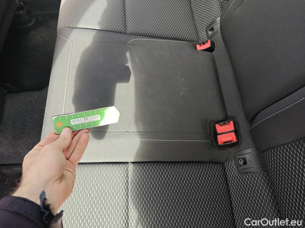  Volkswagen  Golf  VOLKSWAGEN / 2016 / 5P / berlina con portón Ready2Go 1.0 TSI 85kW (115CV) #38