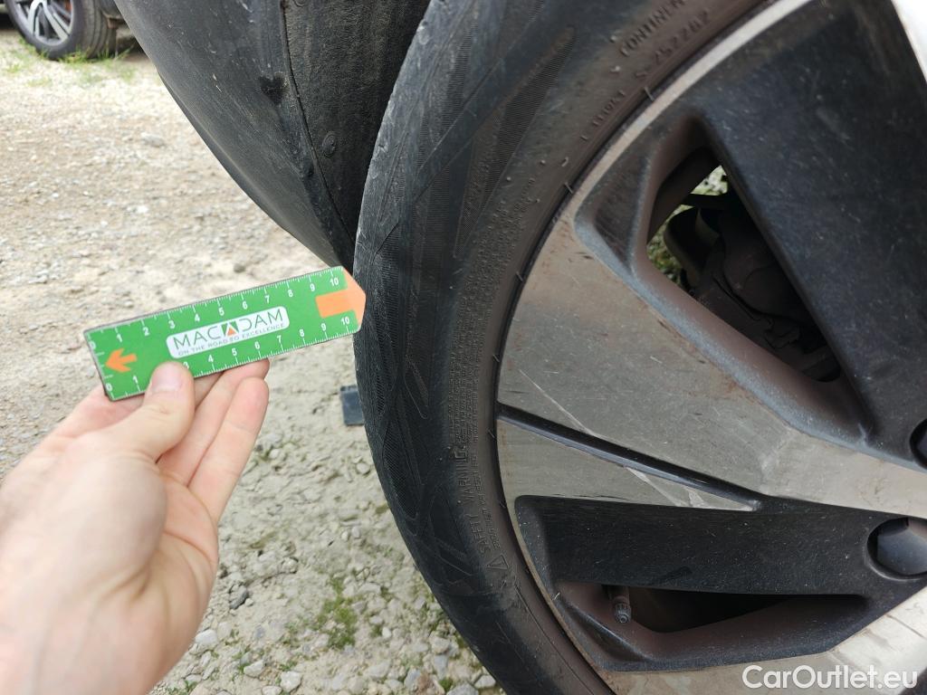  Volvo  XC 40 VOLVO XC40 / 2017 / 5P / todoterreno 1.5 T4 Twin Recharge Inscription Ex Auto #5