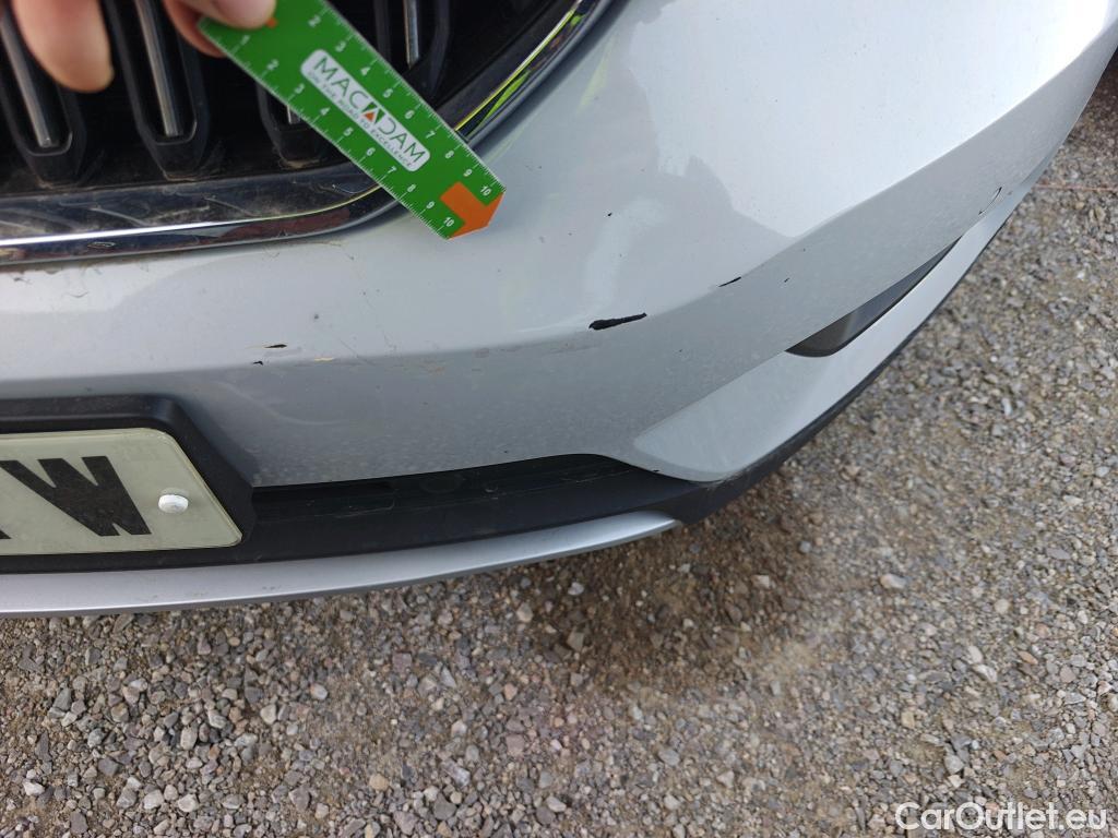  Volvo  XC 40 VOLVO XC40 / 2017 / 5P / todoterreno 1.5 T5 Twin Recharge Inscription Ex Auto #3