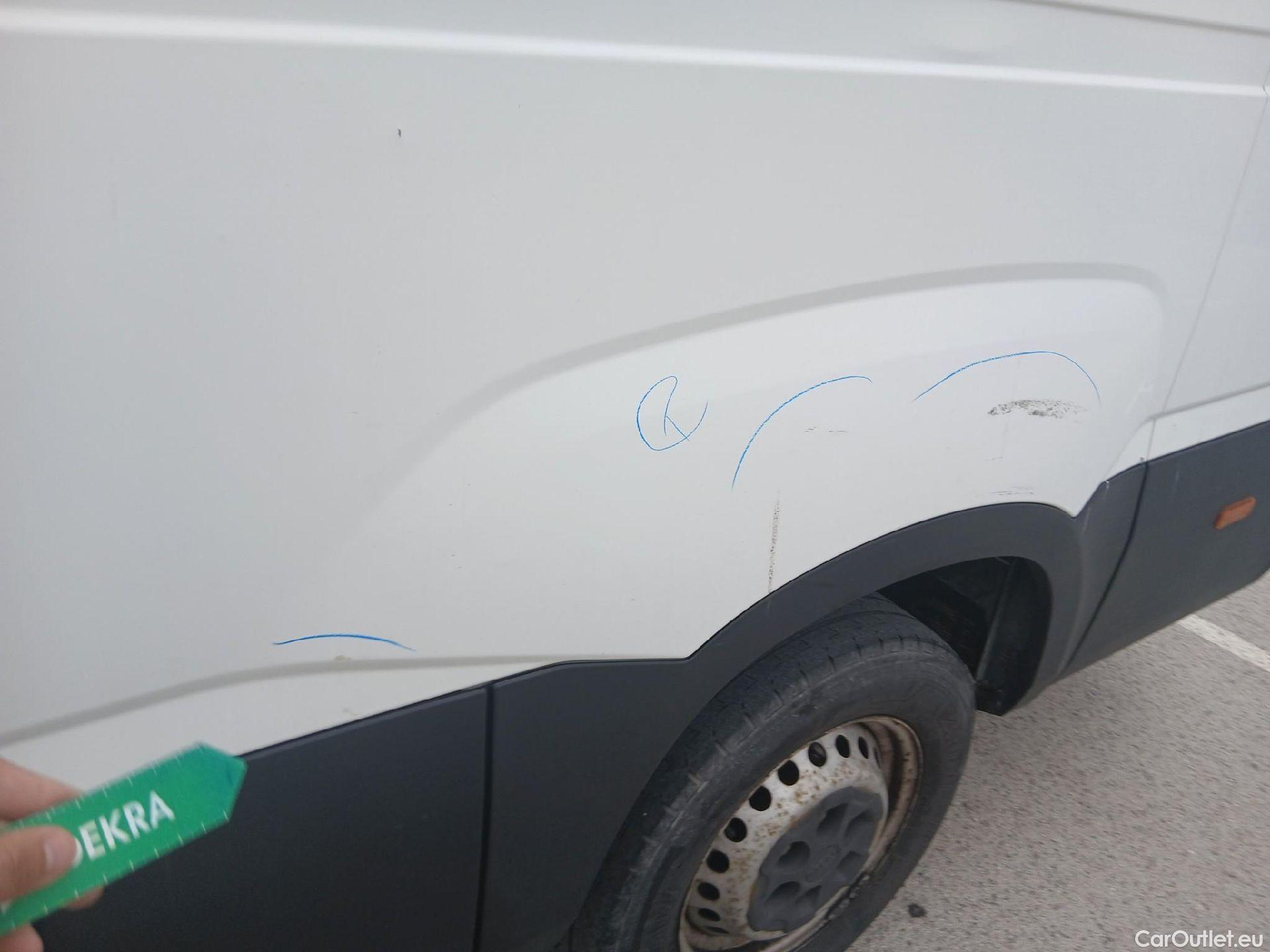  Iveco  Daily IVECO  / 2019 / 4P / furgón 2.3 TD 35S 16 V 3520L/H2 12 M3 #30