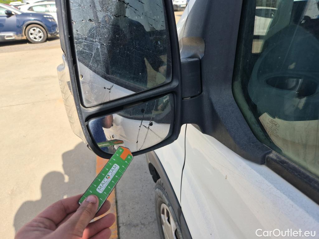  Ford  Transit FORD  / 2013 / 4P / furgón 350 96kW L3H2 Van Trend Delantera #12