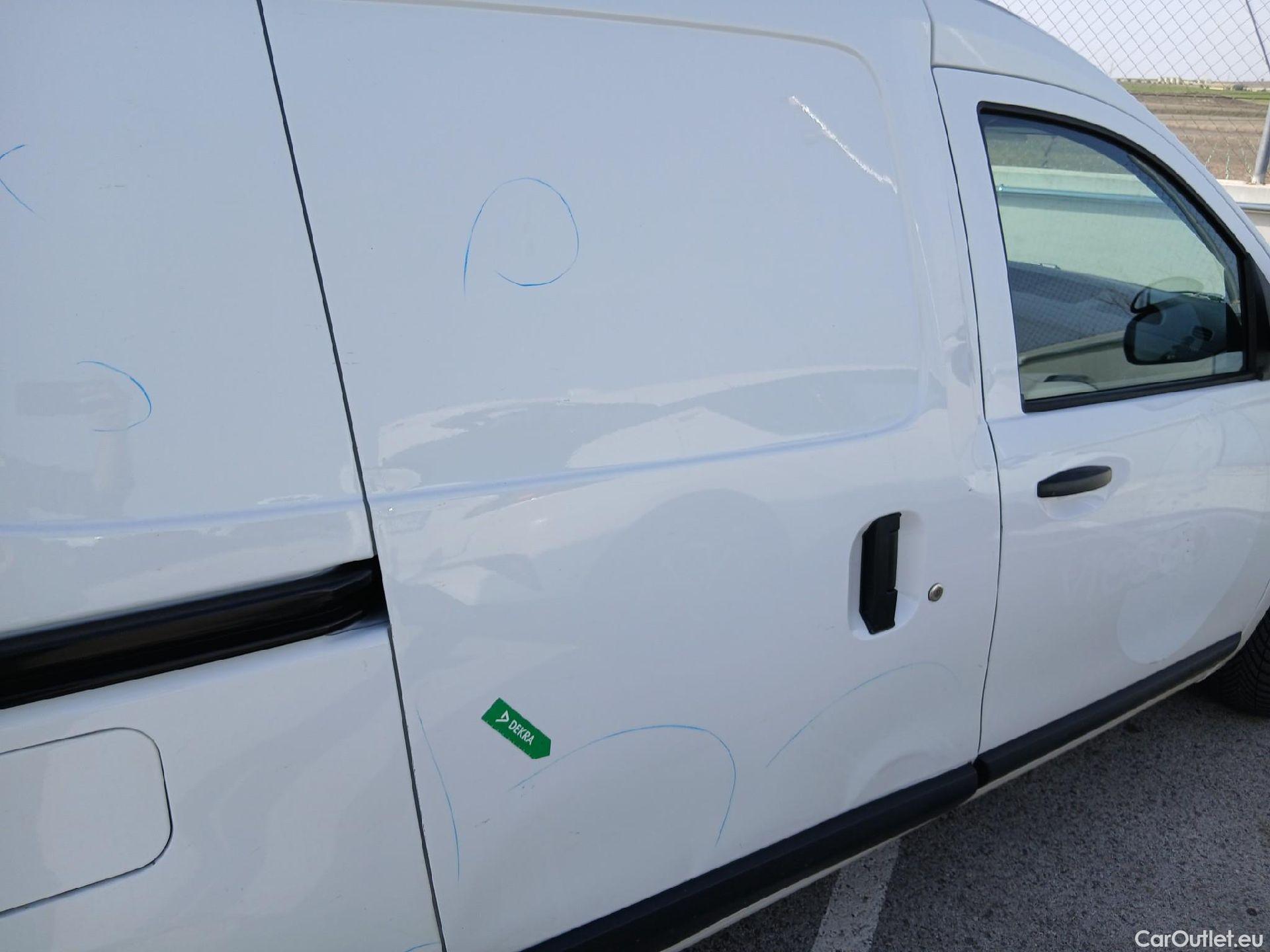  Dacia  Dokker DACIA  VU 4p 1G furgón derivado de Van Ambiance dCi 66kW (90CV) EU6 #32