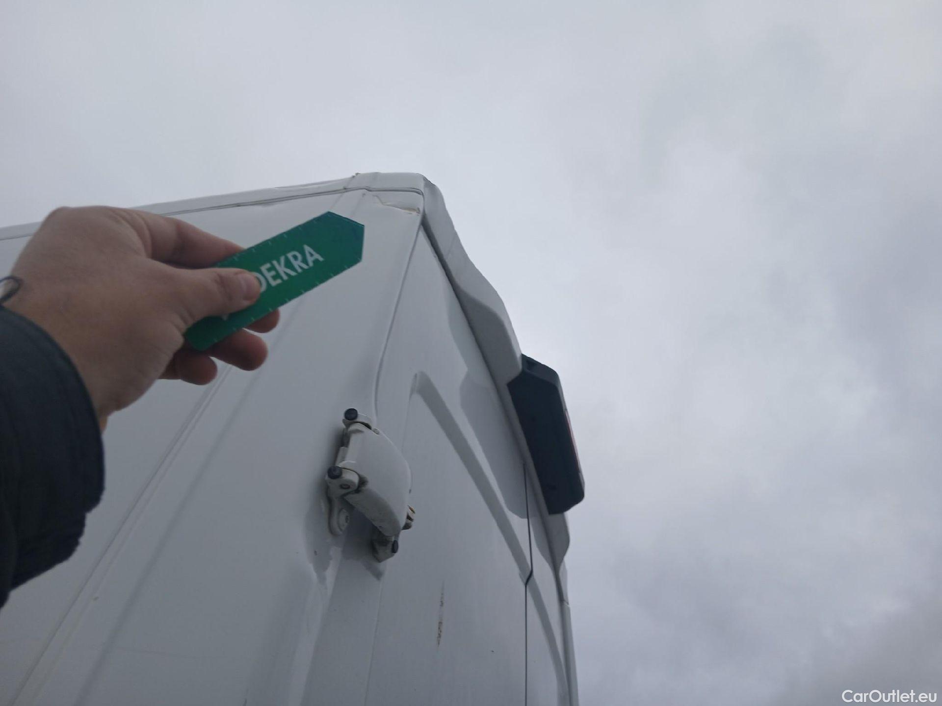  Iveco  Daily IVECO  / 2019 / 4P / furgón 2.3 TD 35S 16 V 3520L/H2 12 M3 #37