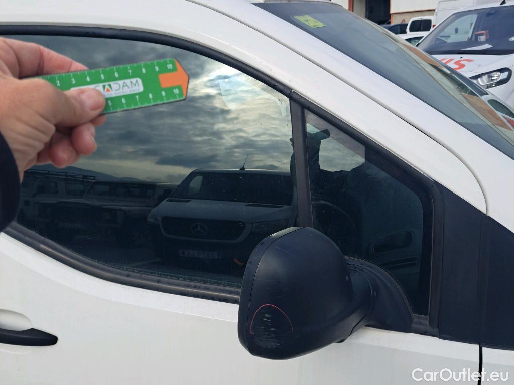  Citroen  Berlingo CITROEN  / 2018 / 3P / furgón derivado de turismo Talla M BlueHDi 73kW CONTROL #51