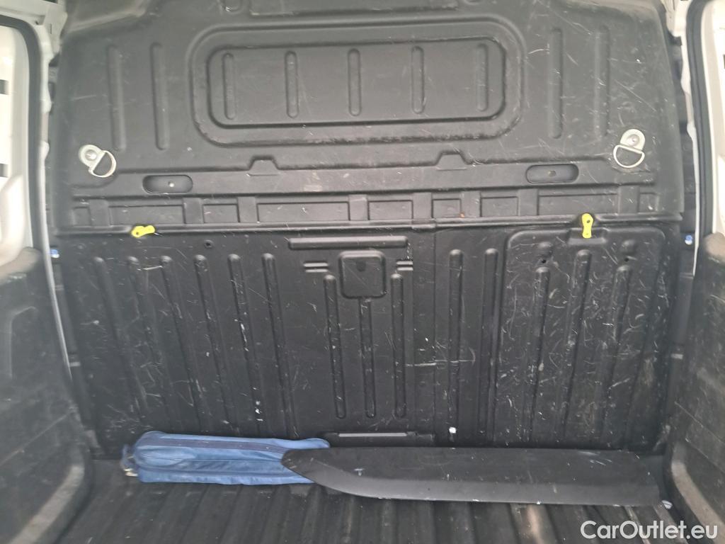  Citroen  Berlingo CITROEN  / 2018 / 4P / furgón derivado de turismo Talla M e- 50kWh CLUB #35