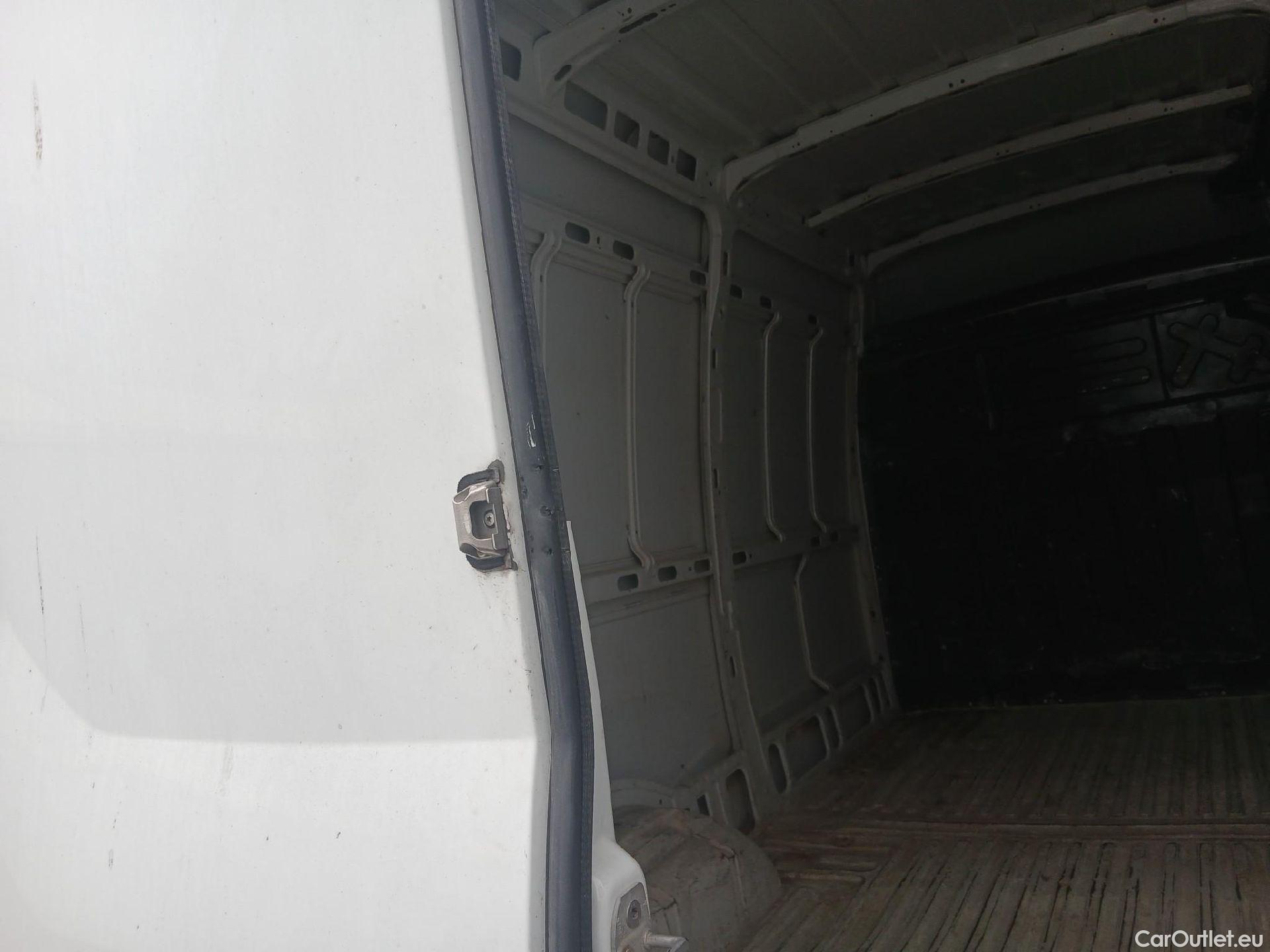  Iveco  Daily IVECO  / 2019 / 4P / furgón 2.3 TD 35S 16 V 3520L/H2 12 M3 #9