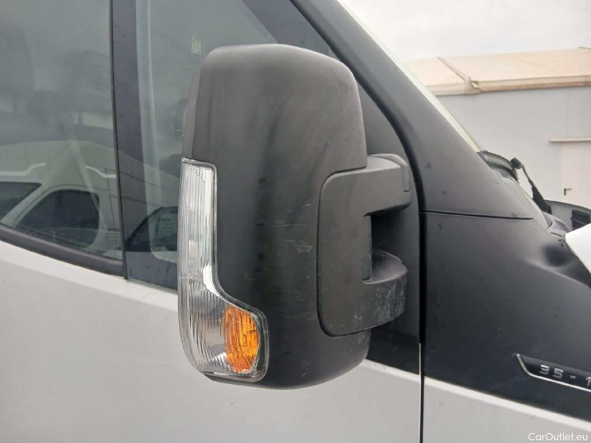  Iveco  Daily IVECO  / 2019 / 4P / furgón 2.3 TD 35S 16 V 3520L/H2 12 M3 #57