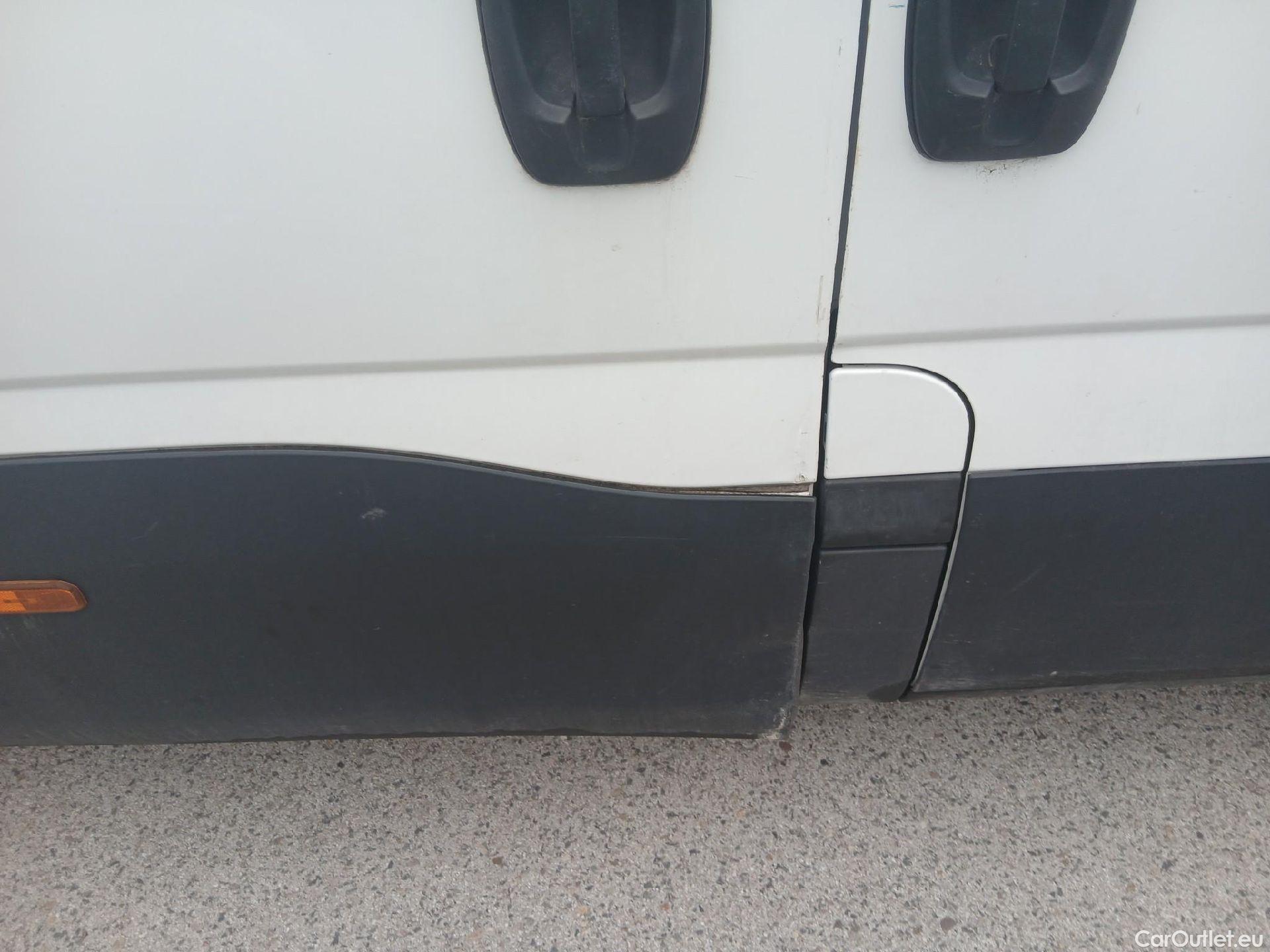  Iveco  Daily IVECO  / 2019 / 4P / furgón 2.3 TD 35S 16 V 3520L/H2 12 M3 #52