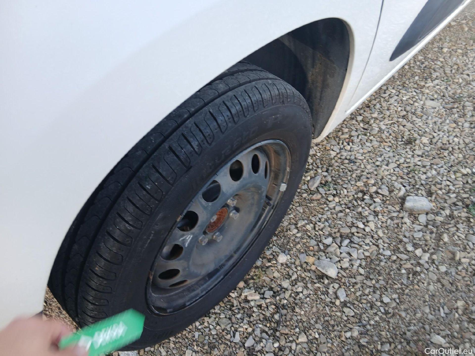  Citroen  Berlingo CITROEN  / 2018 / 5P / combi Talla M PureTech 110 S&S FEEL #21