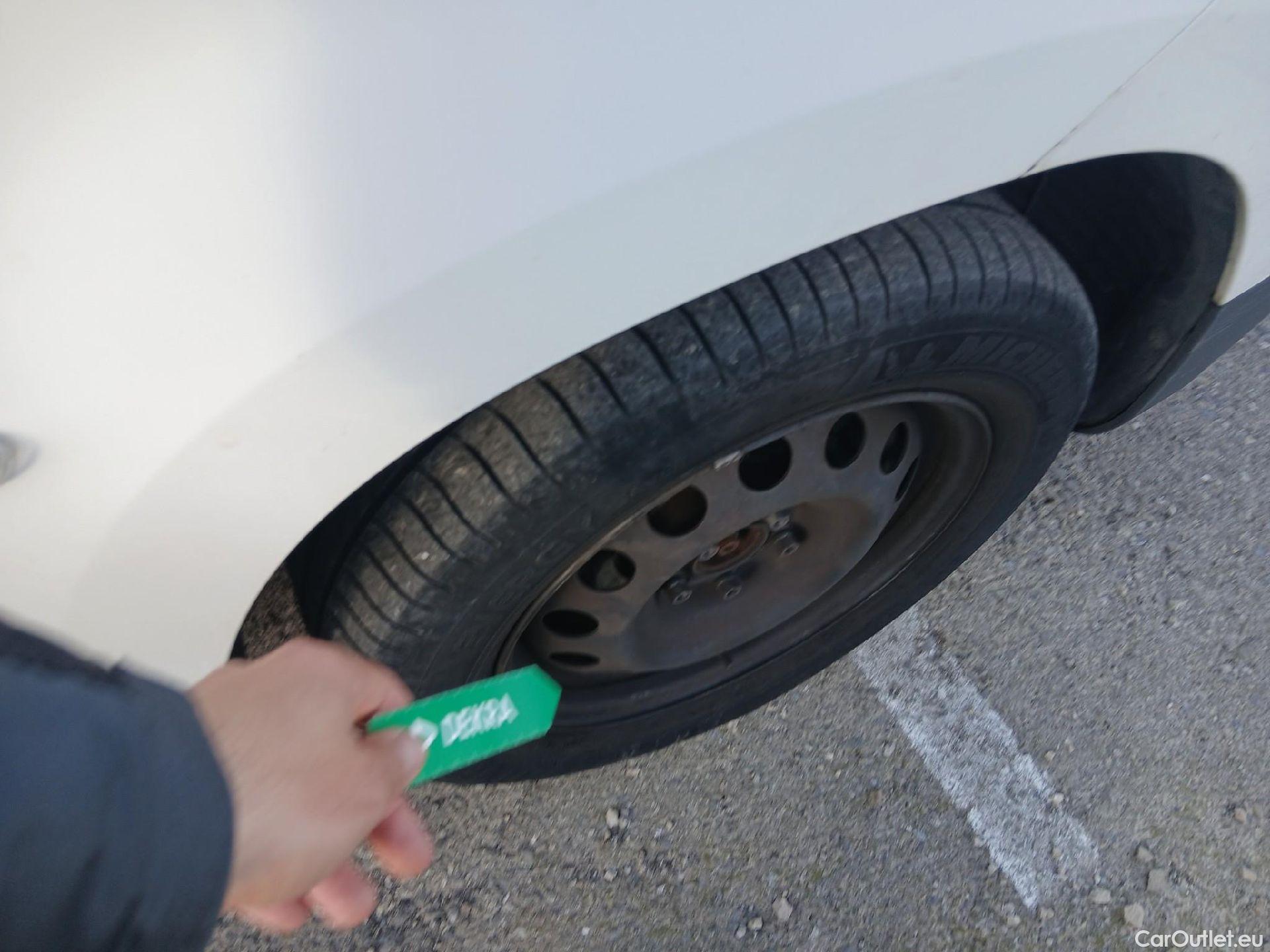  Citroen  Berlingo CITROEN  / 2018 / 5P / combi Talla M PureTech 110 S&S FEEL #31