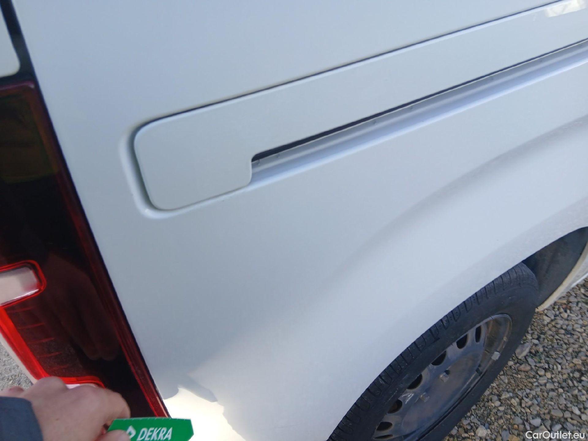  Citroen  Berlingo CITROEN  / 2018 / 5P / combi Talla M PureTech 110 S&S FEEL #23