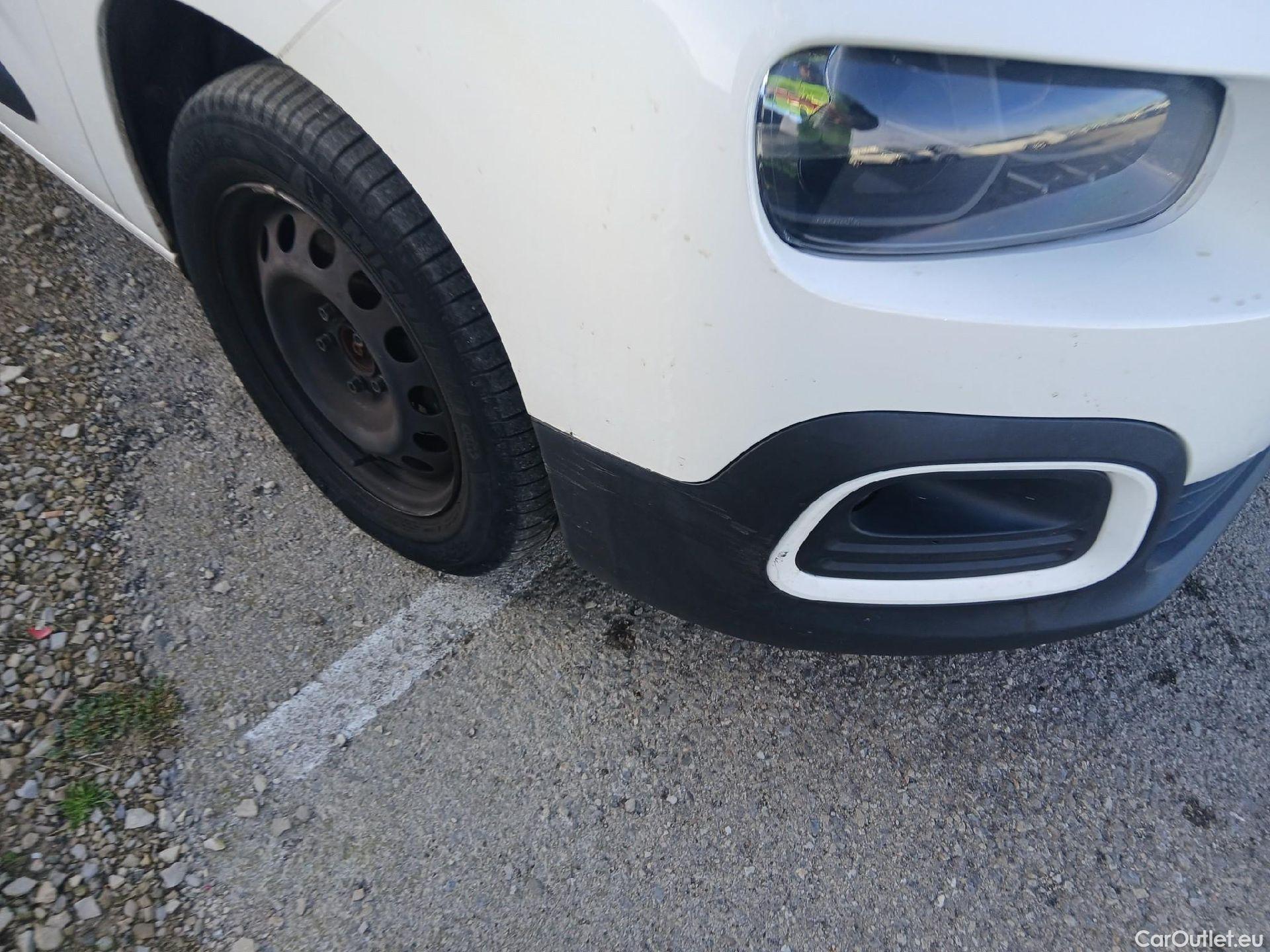  Citroen  Berlingo CITROEN  / 2018 / 5P / combi Talla M PureTech 110 S&S FEEL #1