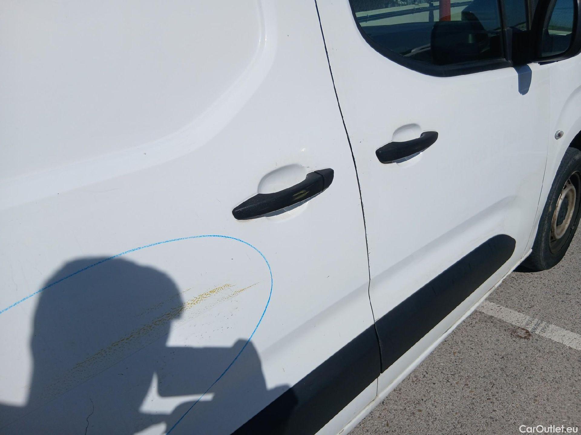  Peugeot  Partner PEUGEOT  / 2018 / 3P / furgón derivado de turismo Pro Standard 600kg BlueHDi 55kW #35